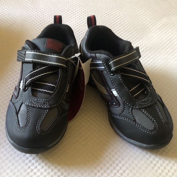 Shoes Star Wars boys new sizes 8.5M, 9M, 9.5M, 10.5M, 11M or 11.5M velcro close - Picture 5 of 5